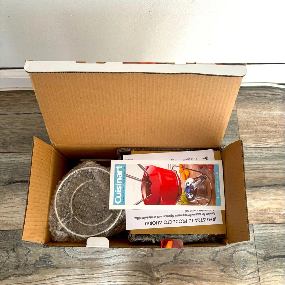 BRAND NEW-Cuisinart 1.5gt Cast Iron Fondue Maker- Red color - Picture 2 of 5